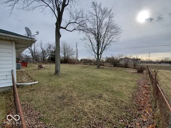 203 W Walnut ST, Farmland, IN 47340