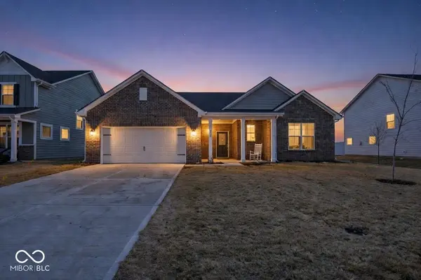 4869 Morning Valley CT, Mccordsville, IN 46055