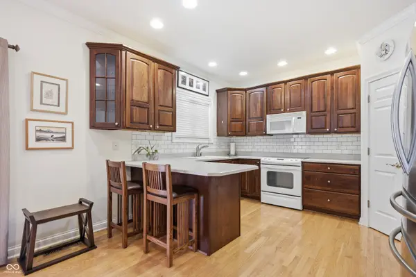 2553 Forest Hills BLVD, Greenwood, IN 46143
