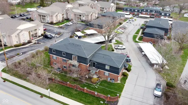 320 Elmead CT #APT 2002, Greenwood, IN 46142
