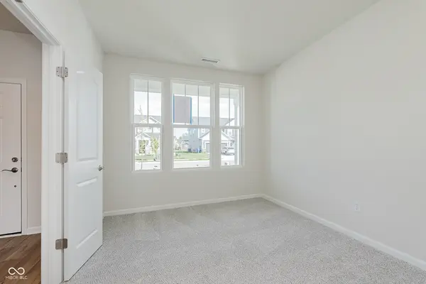 3371 Churchill LN, Whitestown, IN 46075