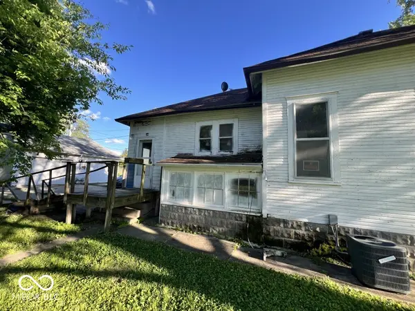207 S Black ST, Alexandria, IN 46001