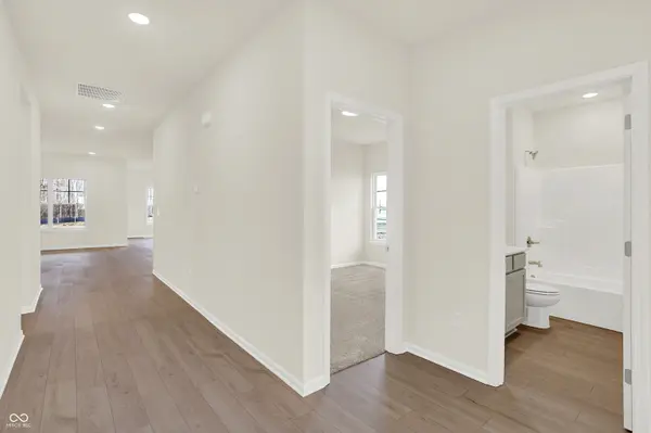 8656 Meadowlands CT, Plainfield, IN 46168