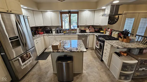 716 Allen DR, Sweetser, IN 46987