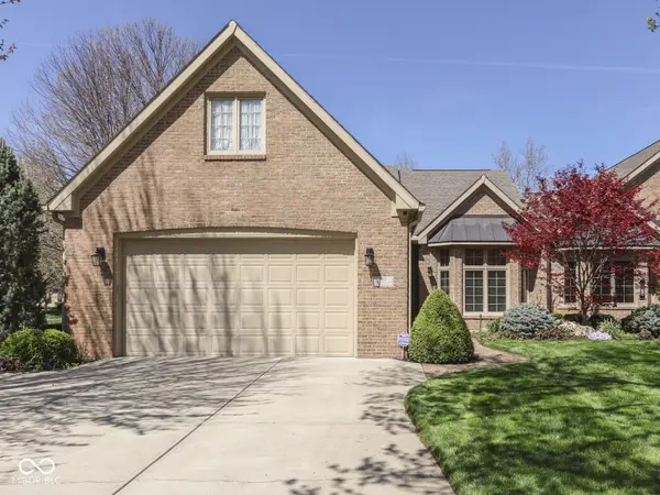 1752 Pathway DR N, Greenwood, IN 46143