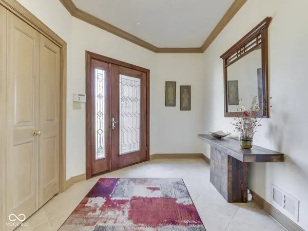 1752 Pathway DR N, Greenwood, IN 46143