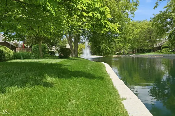 8545 Olde Mill TRCE, Indianapolis, IN 46260