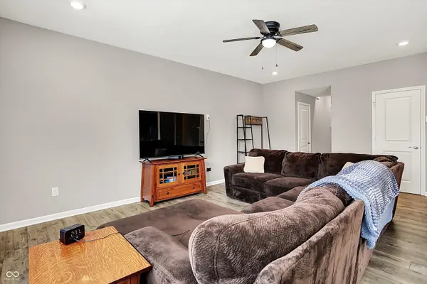 6463 Wasco DR, Whitestown, IN 46075