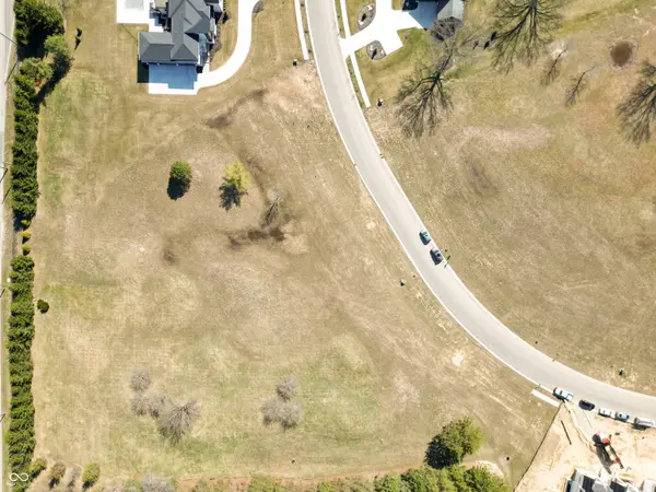 1470 Asherwood LN, Carmel, IN 46032