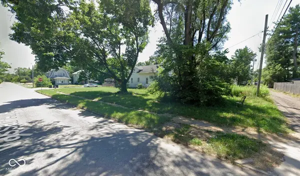 1049 N Brookfield ST, South Bend, IN 46628