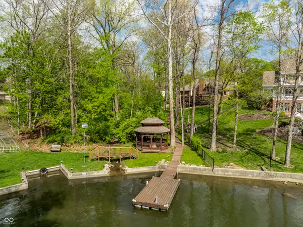 8613 Seaward LN, Indianapolis, IN 46256