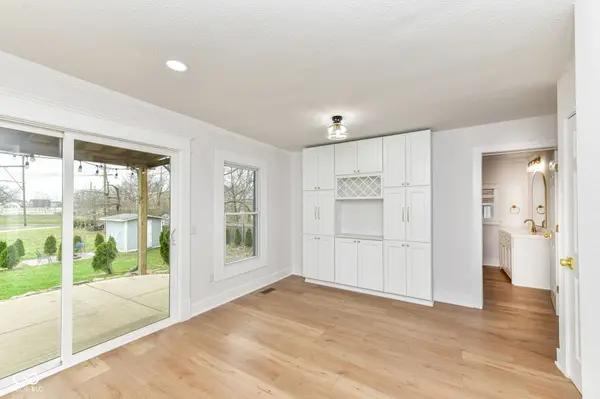 207 Linville AVE, Whitestown, IN 46075