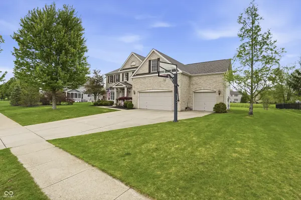3713 Weather Stone XING, Zionsville, IN 46077