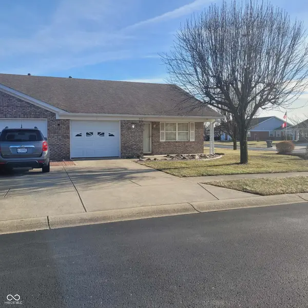 8105 Bentley Farms DR, Indianapolis, IN 46259
