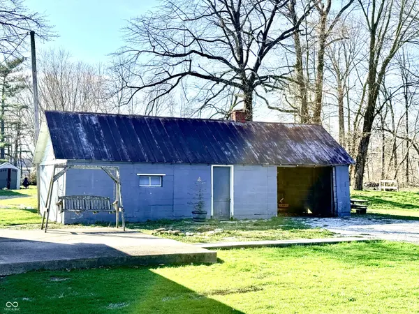 8248 W 300 S, Columbus, IN 47201