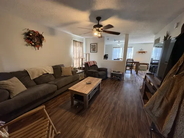 347 Sunbeam LN, Greenwood, IN 46143
