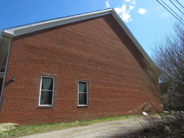 300 N Washington ST, Ladoga, IN 47954