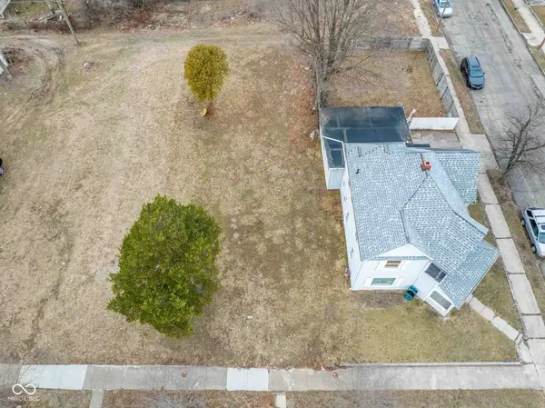 1318 E Kirby AVE, Muncie, IN 47302