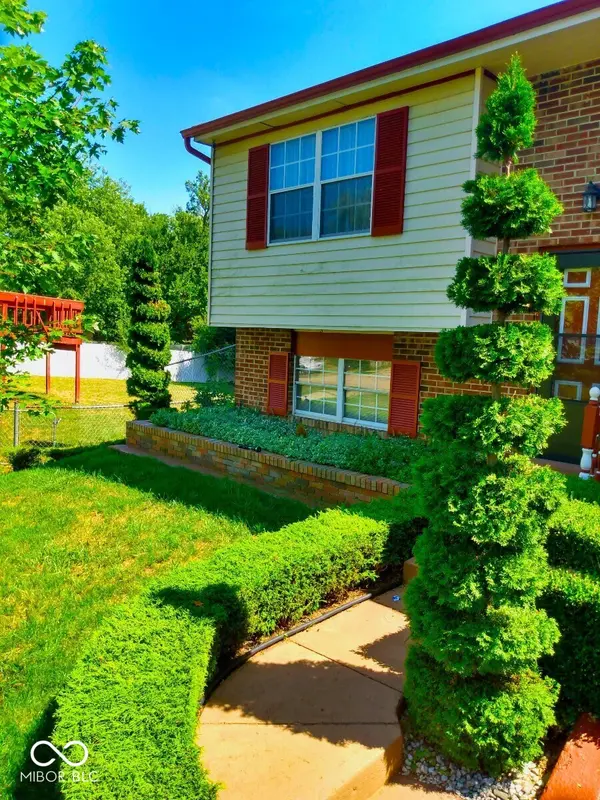 9425 Pepperidge DR, Indianapolis, IN 46235