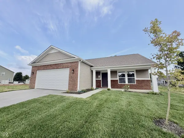 3658 Berkdale DR, Columbus, IN 47203