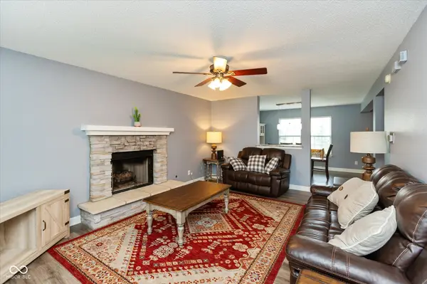 10270 Apple Blossom CIR, Fishers, IN 46038