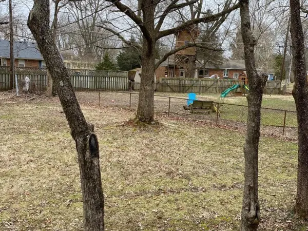8065 Hoover LN, Indianapolis, IN 46260