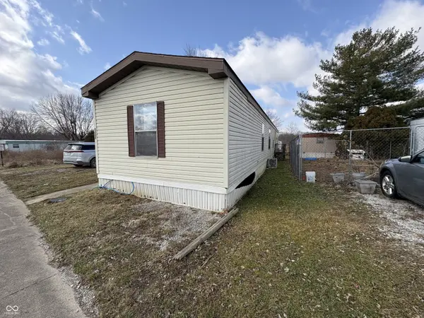 3083 Van Bibber Lake Estate, Greencastle, IN 46135
