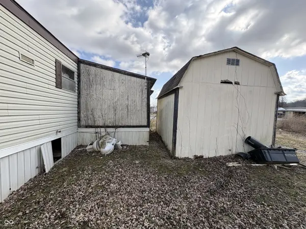 3083 Van Bibber Lake Estate, Greencastle, IN 46135