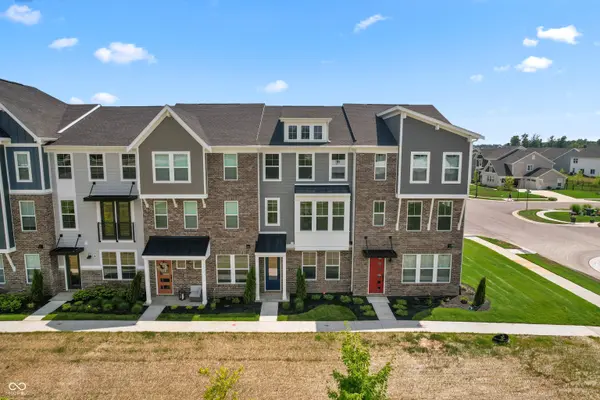 6040 Georgica LN, Mccordsville, IN 46055