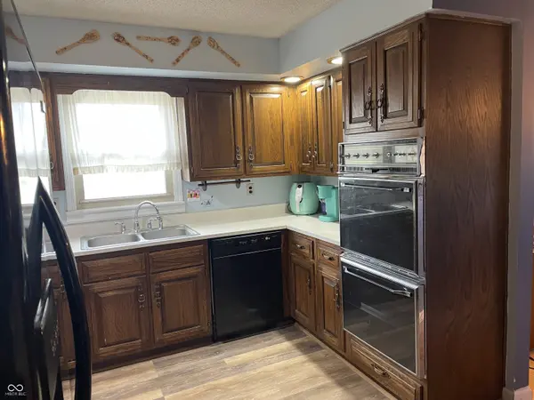 700 Albin Pond RD, Greencastle, IN 46135