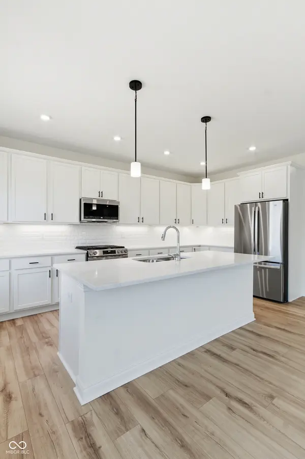 656 Jefferson VLY, Coatesville, IN 46121