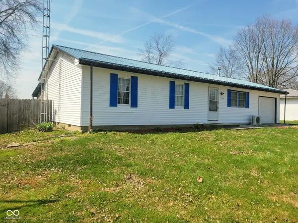 12546 S Hillview DR, Columbus, IN 47201