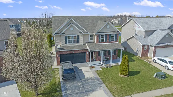 1678 Juniper LN, Greenwood, IN 46143