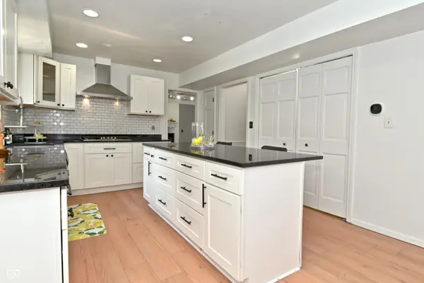 6031 Buck Trail RD, Indianapolis, IN 46237
