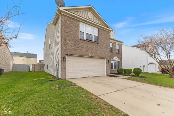 797 Hickory Pine DR, New Whiteland, IN 46184