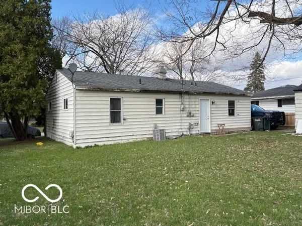 1805 E Carver DR, Muncie, IN 47303