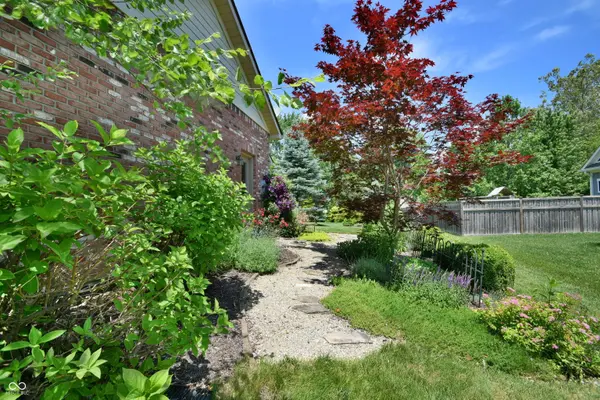 224 W Stoney TRL, Greenfield, IN 46140