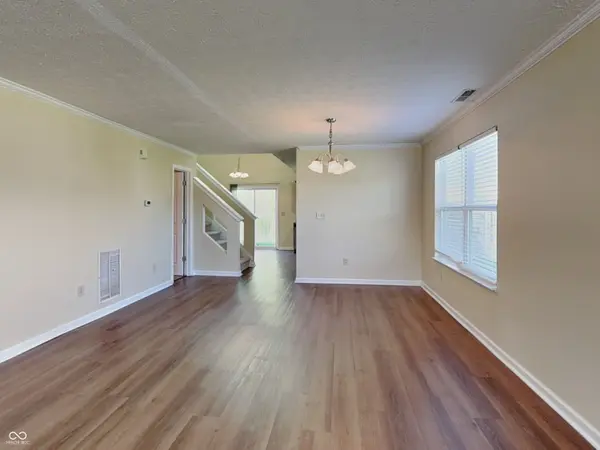 13006 Quarterback LN, Fishers, IN 46037