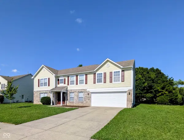 665 Hummingbird LN, Whiteland, IN 46184