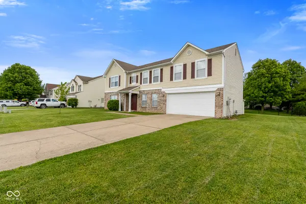 665 Hummingbird LN, Whiteland, IN 46184