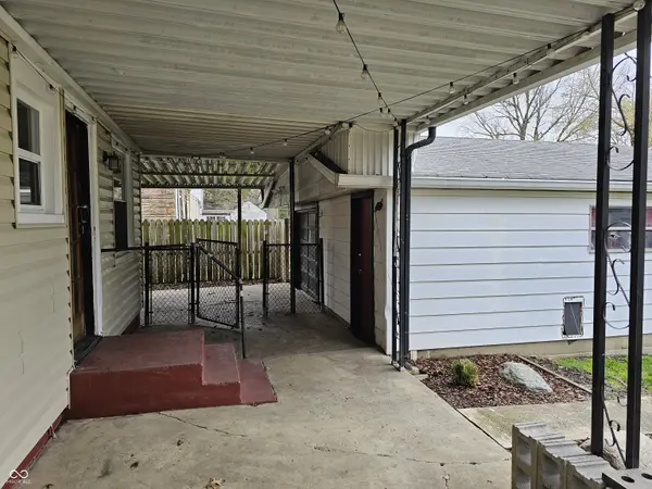 2016 Glenridge DR, Indianapolis, IN 46218