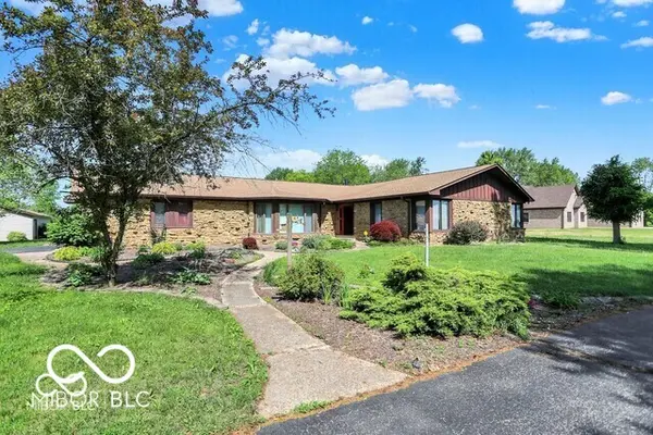5272 N Graham RD, Whiteland, IN 46184