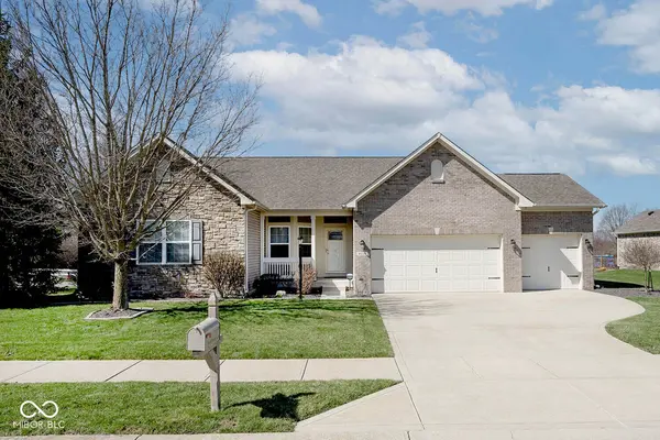 9716 N Mariners Crest,  Mccordsville,  IN 46055