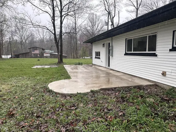 1307 Clark RD, Spencer, IN 47460