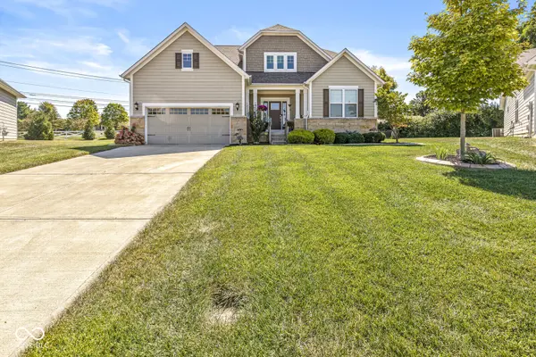 9627 Summerton DR, Fishers, IN 46037