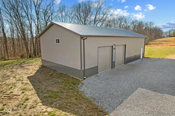 8172 E Ash RD, Bloomfield, IN 47424