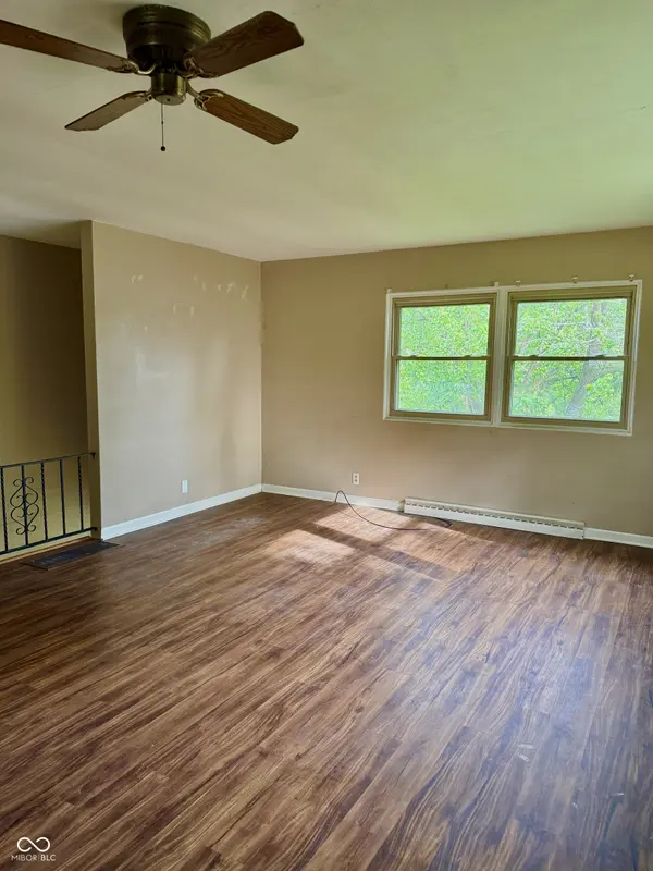 1916 W White River BLVD, Muncie, IN 47303