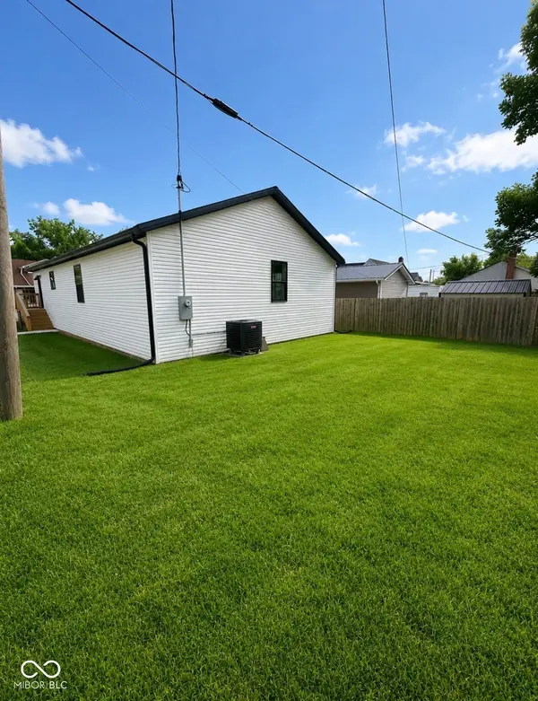424 W 1st ST, Rushville, IN 46173