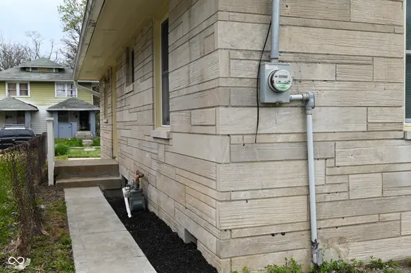 2749 Station ST, Indianapolis, IN 46218