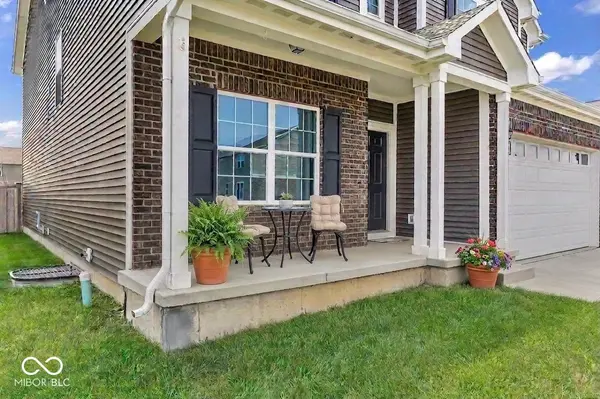 2239 Summer Shore DR, Greenwood, IN 46143